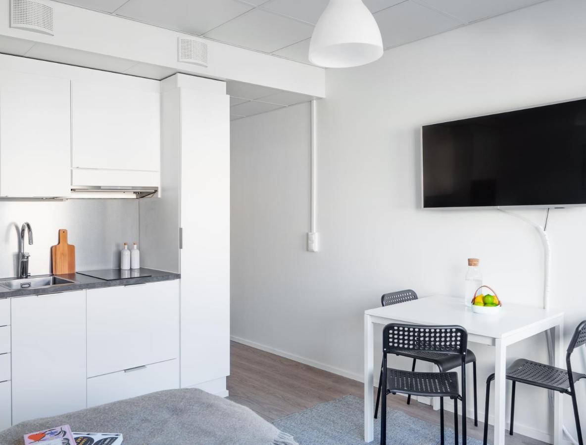 Modern Downtown Studio - "Pikku Ronka" - Hosted By 2Ndhomes Tampere Exterior foto